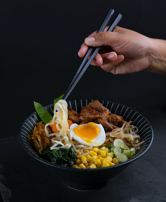 注意深く食べ、喜びをもって老いる:美味しいアプローチ で老化の時計を遅らせる
